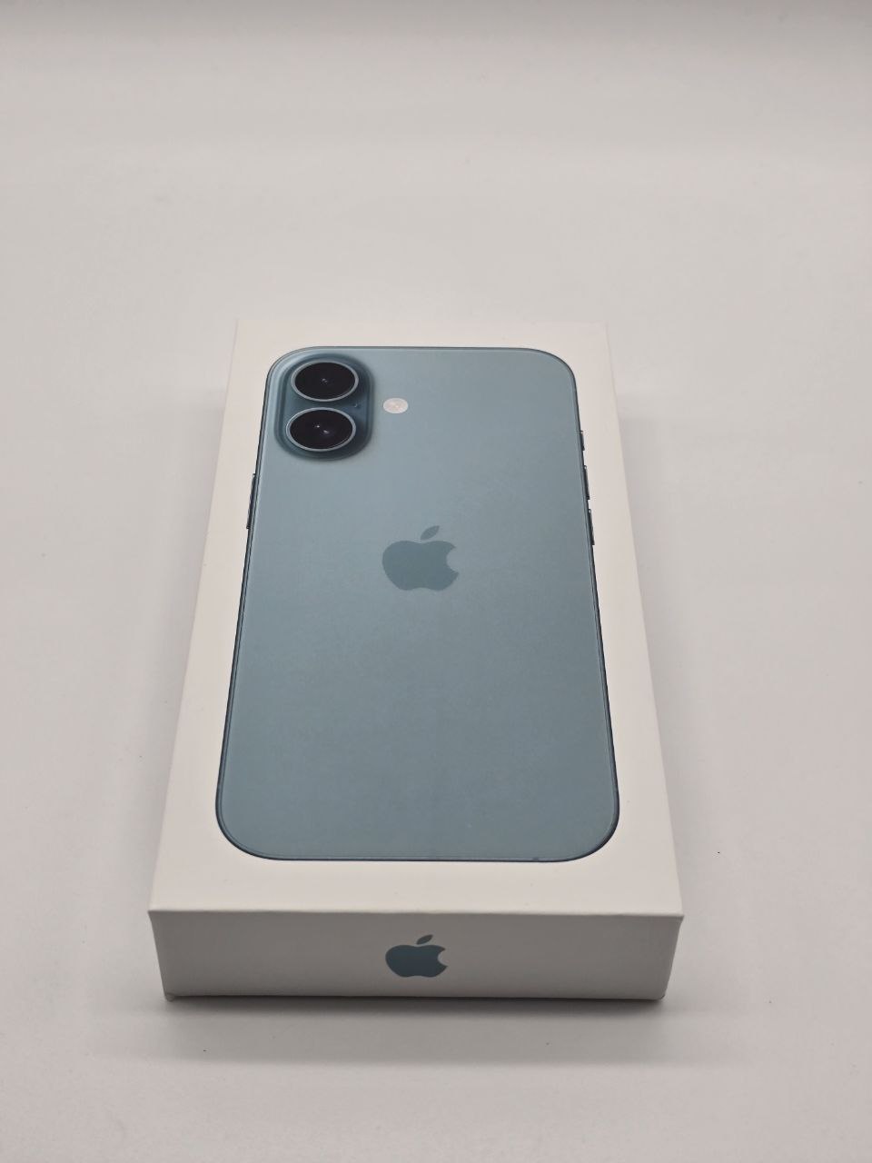 IPHONE 16 TEAL